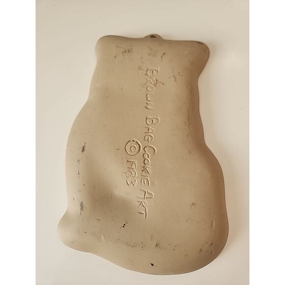 Brown Bag Cookie Art Vintage Retired 1983 Seated Cat Holding Flowers Clay Mold - Picture 2 of 3